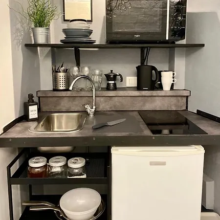 L Essenziale A Apartment