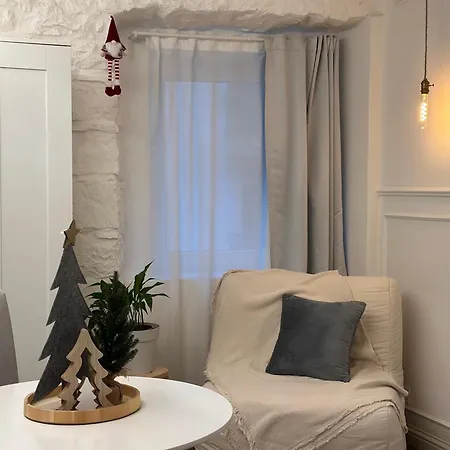 L Essenziale A شقة