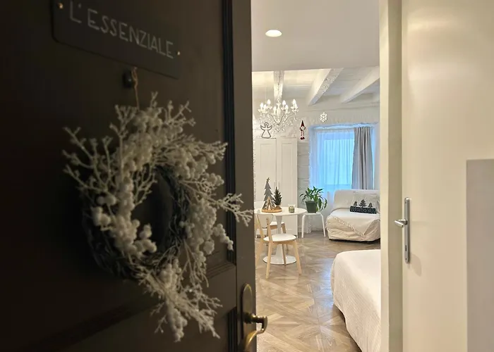 L Essenziale A * Trieste